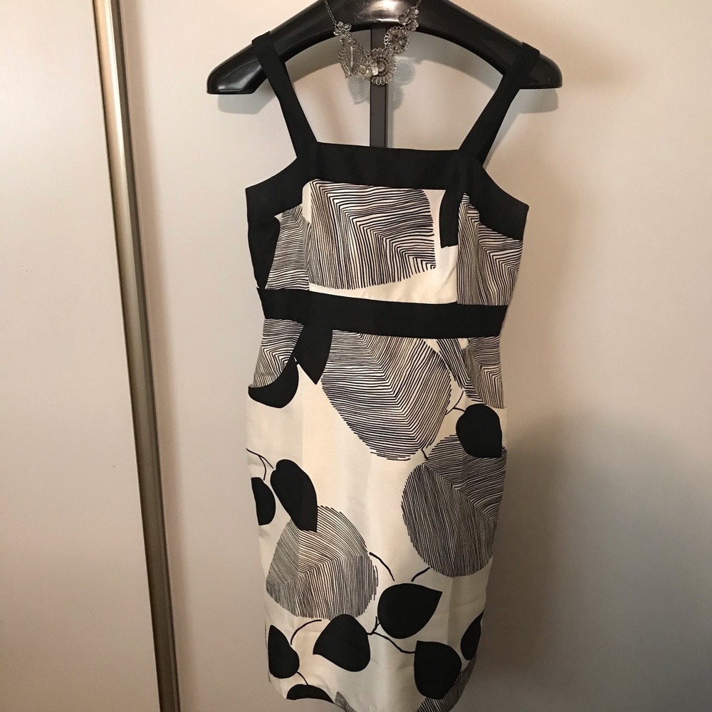 Dress - Picture 2 of 4